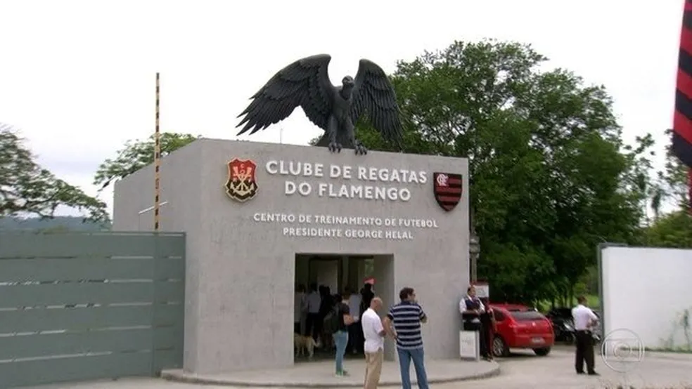 ÍDOLO HISTÓRICO DO FLAMENGO PASSARÁ POR UMA CIRURGIA DE EMERGÊNCIA